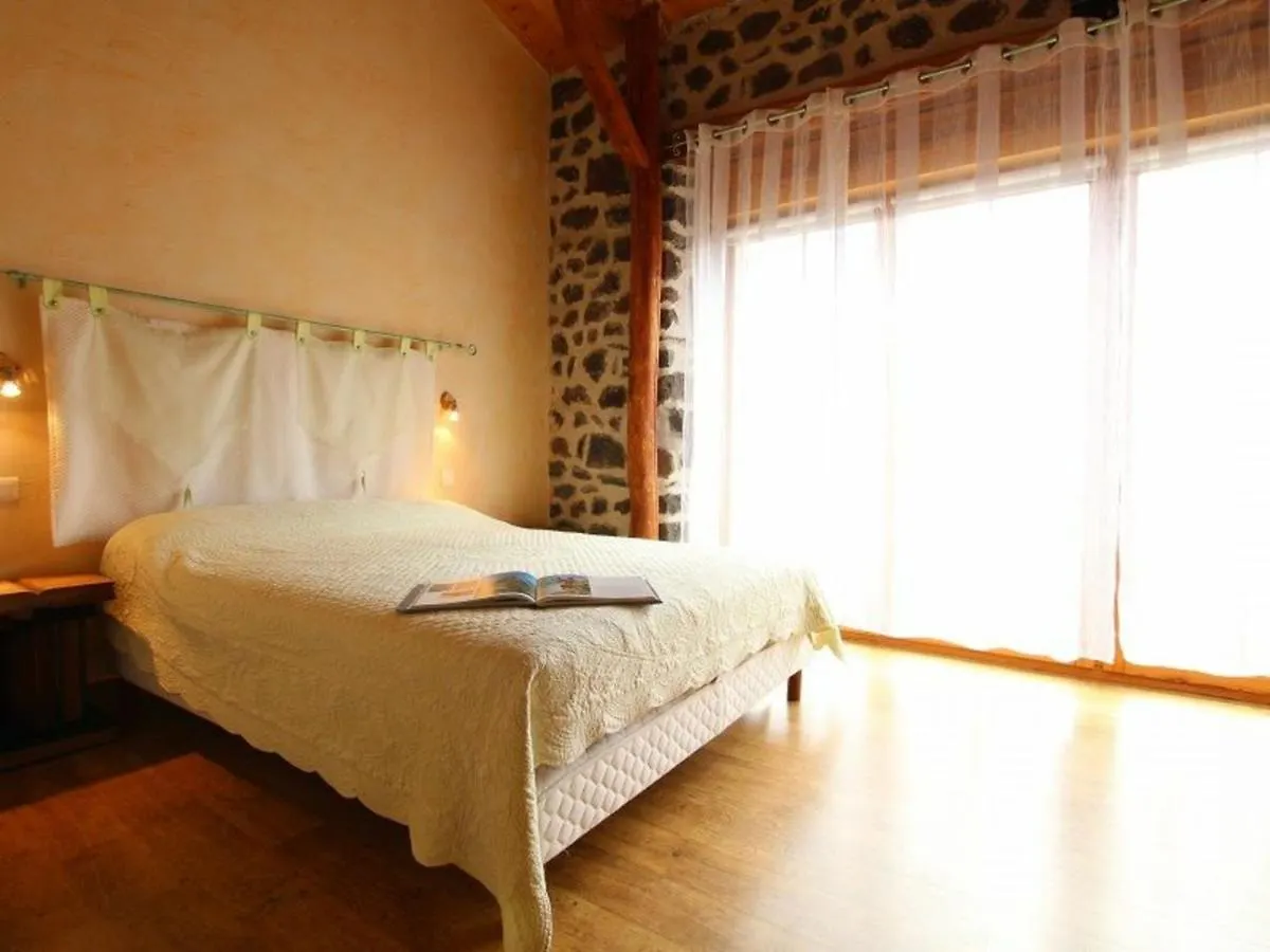Gite A La Ferme A Saint-Christophe-Sur-Dolaison Avec Terrasse Et Chambres Privatives - Fr-1-582-284 0*,