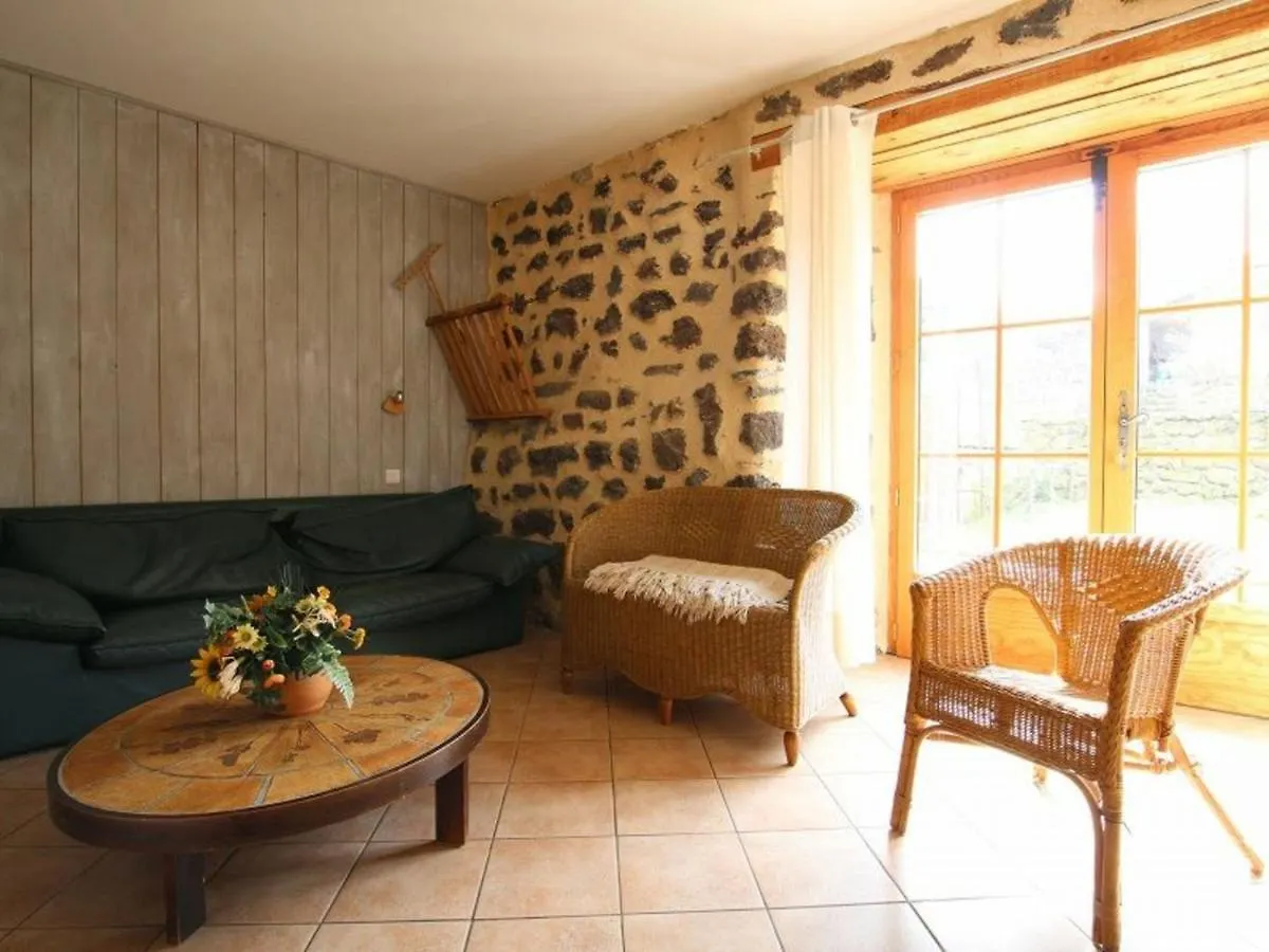 Gite A La Ferme A Saint-Christophe-Sur-Dolaison Avec Terrasse Et Chambres Privatives - Fr-1-582-284
